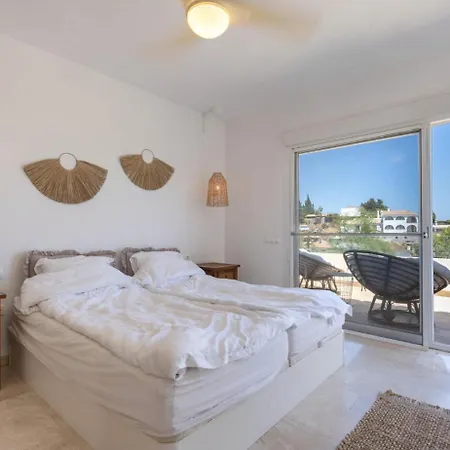 Luxurious 4 Bedroom Casa Feliz Mijas