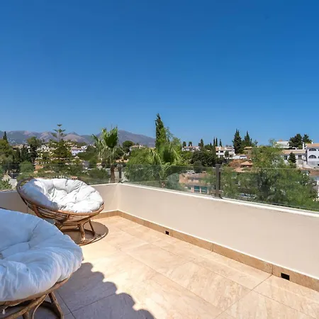 Luxurious 4 Bedroom Casa Feliz Villa *