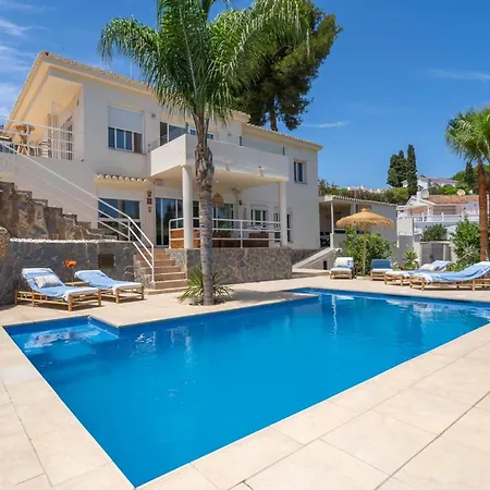Villa Luxurious 4 Bedroom Casa Feliz *